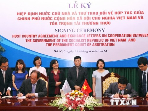 Lễ ký Hiệp định và Thư trao đổi giữa Việt Nam với Tòa trọng tài thường trực La Haye - ảnh 1